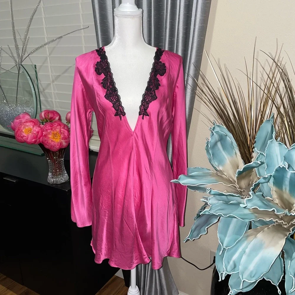 Frederick’s collection 100% silk sexy sleep dress - Picture 8 of 14